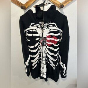 NWT- ‼️RARE‼️ MECCA 2000s SKULL HOODIE